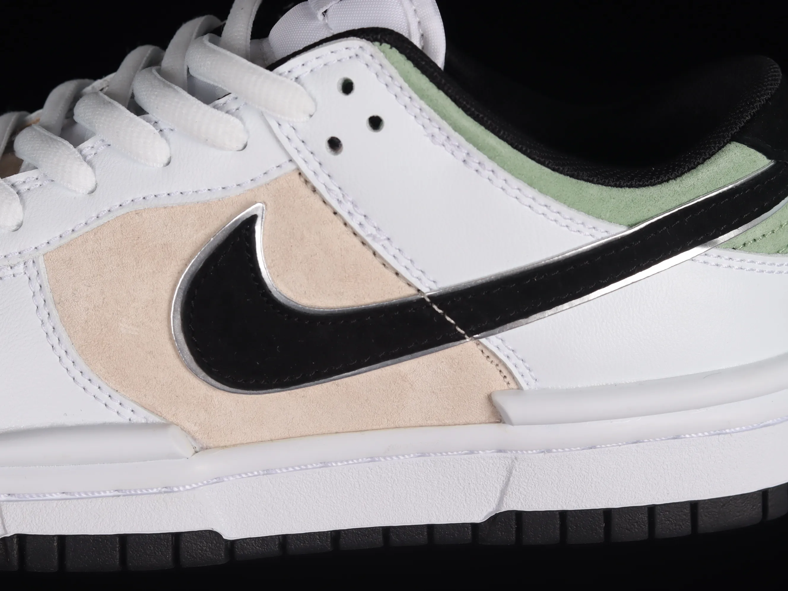 All Categories Nk SB Dunk Series Nk SB Dunk Low Low-top sneakers Otomo Katsuhiro x Nk SB Dunk Low "Steamboy OST" Otomo Katsuhiro co-branded SB low-top sports and leisure sneakers DZ2794-888